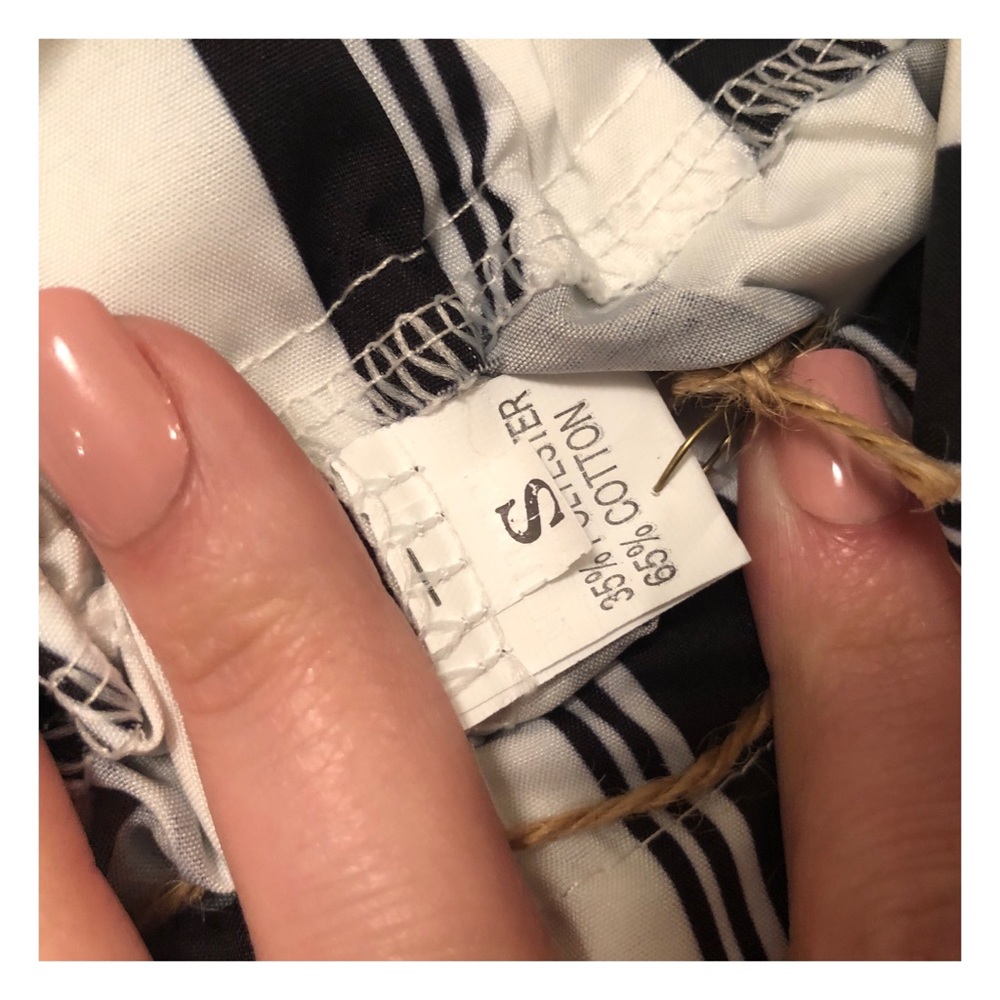 Pinstriped high waisted pants! - Picture 3 of 3